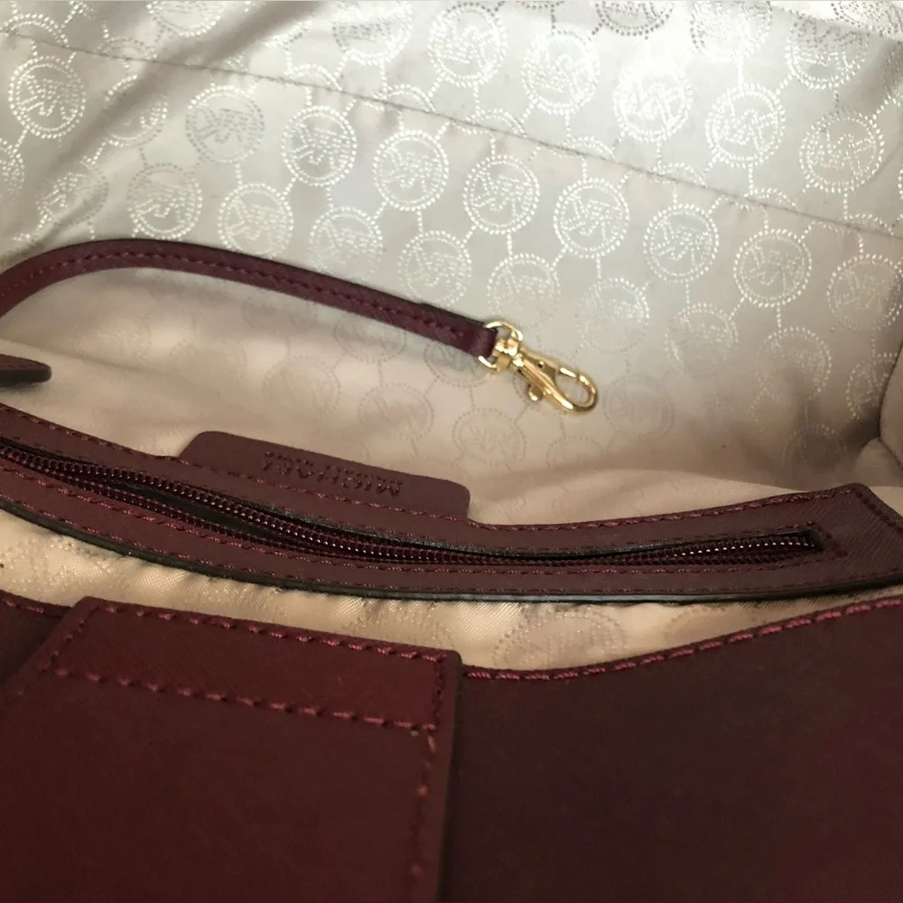 Michael Kors Hamilton Bag - Picture 7 of 16
